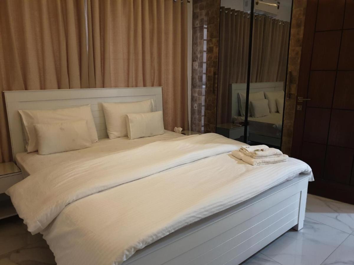 B&B Mumtaz City Islamabad Buitenkant foto