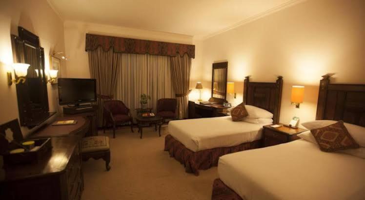 B&B Mumtaz City Islamabad Buitenkant foto